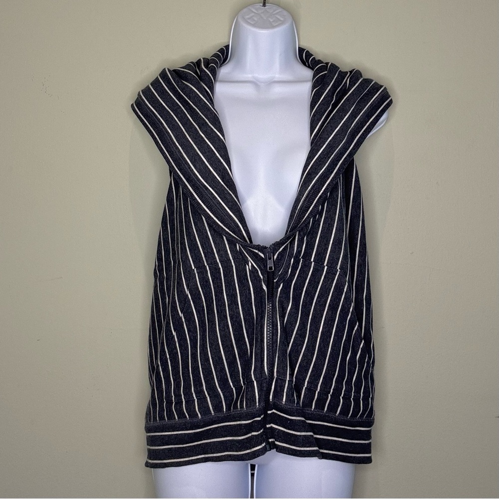 Norma Kamali sleeveless gray and white sweatshirt hoodie vest, size medium